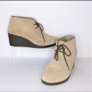 Crocs Tan Suede Leigh Lace Up Wedge Booties 9